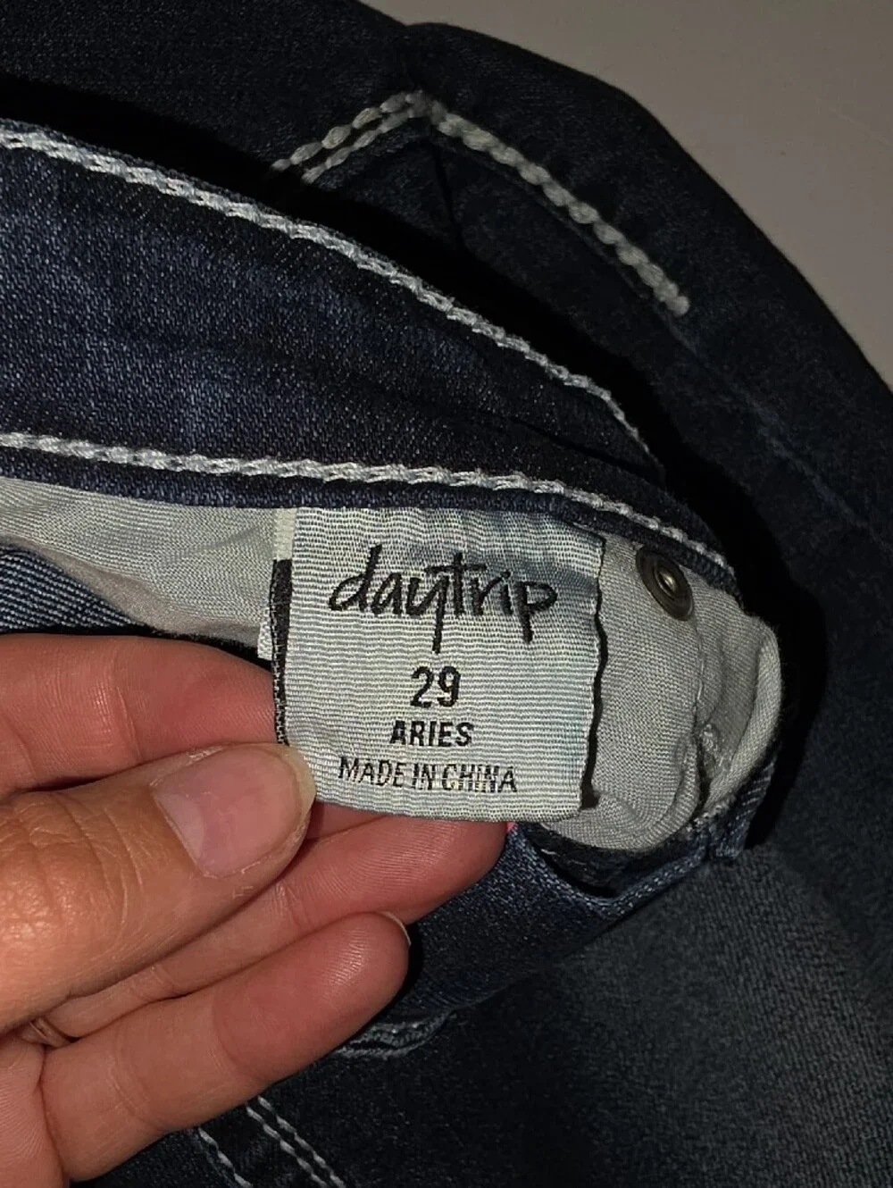 Daytrip Dark Indigo Embroidered Ankle Jeans